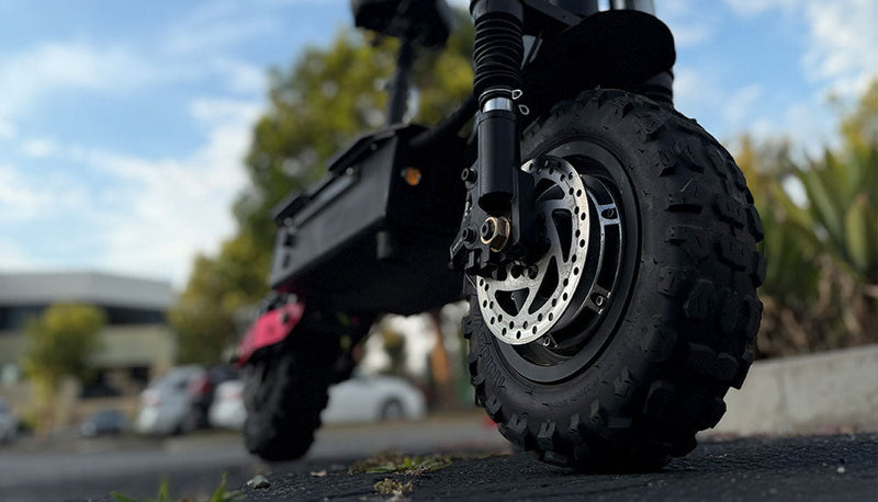 Electric Scooter Wheels: Solid Tires vs Pneumatic Tires