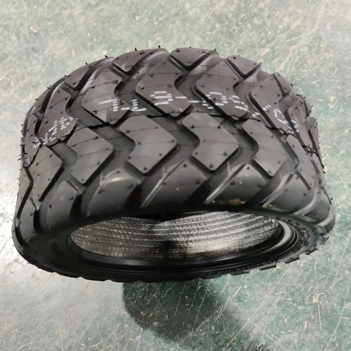 AJOOSOS Electric Scooter Tire for X700/X750 (1 Pcs) Secondary image